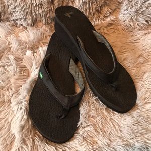 🖤 Like new Sanuk wedge sandal flip flop 🖤